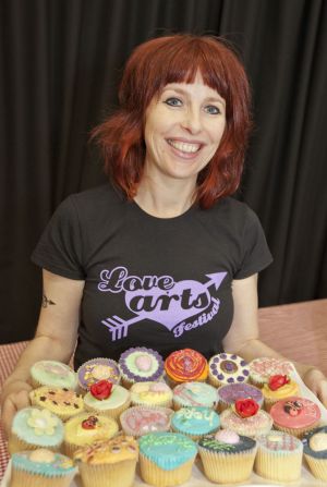 c49-vicky cup cakes sm.jpg